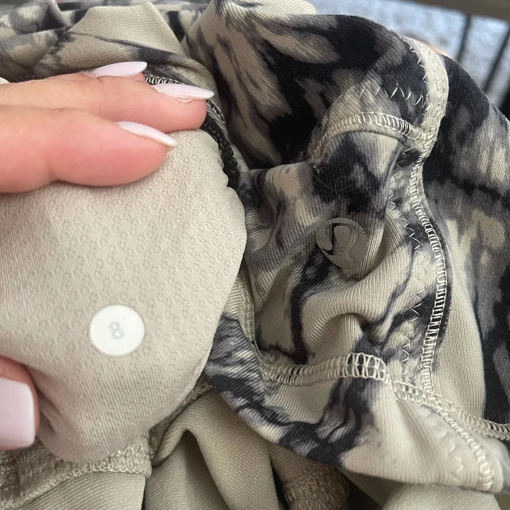 lululemon athletica Black and White Jacket - Picture 13 of 13